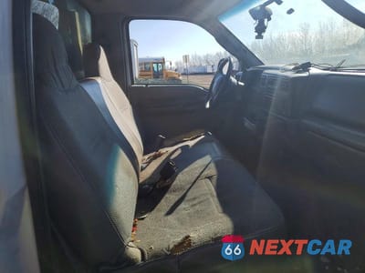 Zdjęcie 11 z 12 samochodu: 2004 FORD F450 SUPER DUTY VIN:1FDXF46P34EB87909 - miniatura