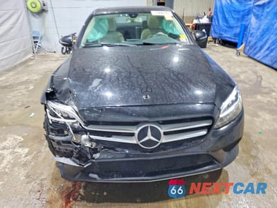 Piąte zdjęcie samochodu w środku: 2019 MERCEDES-BENZ C 300 4MATIC VIN:55SWF8EB5KU311170 - miniatura