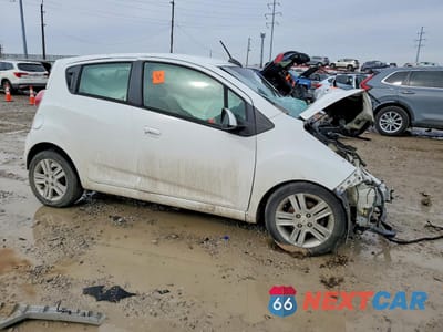 Czwarte zdjęcie samochodu z boku: 2015 CHEVROLET SPARK 1LT VIN:KL8CD6S93FC763694 - miniatura