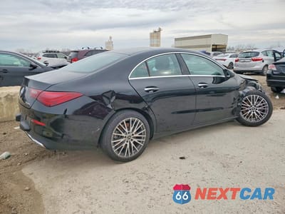 Trzecie zdjęcie samochodu z tyłu: 2024 MERCEDES-BENZ CLA 250 4MATIC VIN:W1K5J4HB1RN473329 - miniatura