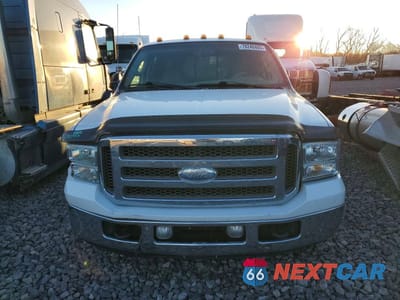 Piąte zdjęcie samochodu w środku: 2005 FORD F350 SUPER DUTY VIN:1FTWW32P25EB43725 - miniatura
