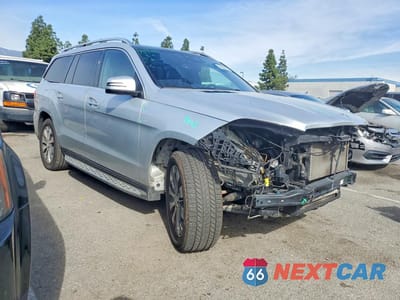 Czwarte zdjęcie samochodu z boku: 2017 MERCEDES-BENZ GLS 450 4MATIC VIN:4JGDF6EE3HA847328 - miniatura