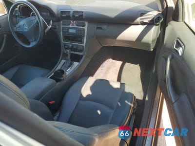 Zdjęcie 8 z 11 samochodu: 2002 MERCEDES-BENZ C 230K SPORT COUPE VIN:WDBRN47J92A292631 - miniatura