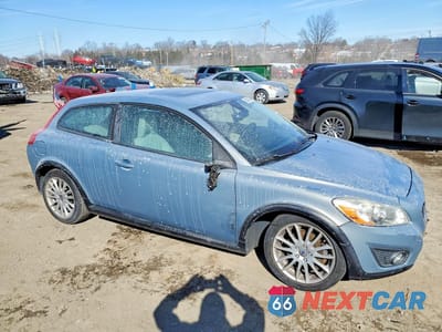 Czwarte zdjęcie samochodu z boku: 2012 VOLVO C30 T5 VIN:YV1672MK8C2269900 - miniatura