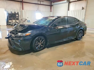 2024 TOYOTA CAMRY SE 4T1G11AK2RU878175 - główne zdjęcie licytacji z USA - miniatura