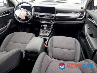 Zdjęcie 8 z 13 samochodu: 2024 KIA SELTOS S VIN:KNDEUCAA6R7603641 - miniatura