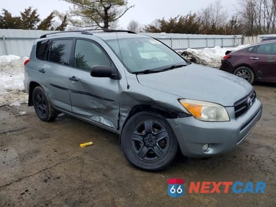 Czwarte zdjęcie samochodu z boku: 2007 TOYOTA RAV4 VIN:JTMBK33V876011024 - miniatura