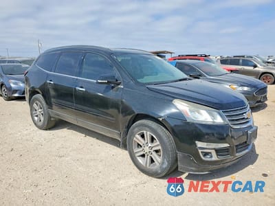Czwarte zdjęcie samochodu z boku: 2017 CHEVROLET TRAVERSE LT VIN:1GNKRHKD6HJ280615 - miniatura