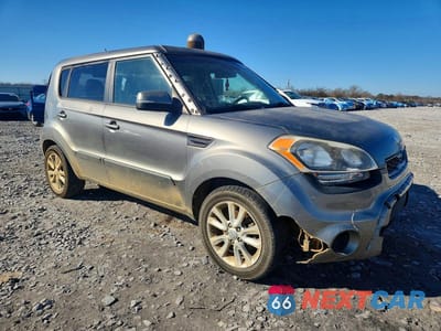 Czwarte zdjęcie samochodu z boku: 2013 KIA SOUL VIN:KNDJT2A69D7494527 - miniatura