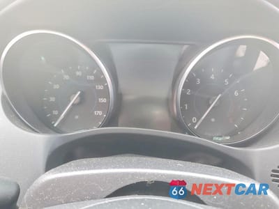 Zdjęcie 9 z 11 samochodu: 2017 JAGUAR XE PREMIUM VIN:SAJAD4BG8HA964301 - miniatura