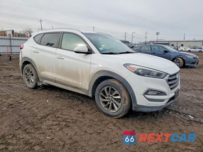 Czwarte zdjęcie samochodu z boku: 2017 HYUNDAI TUCSON SE VIN:KM8J3CA46HU430906 - miniatura