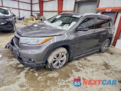 2015 TOYOTA HIGHLANDER XLE 5TDJKRFH5FS124965 - główne zdjęcie licytacji z USA - miniatura