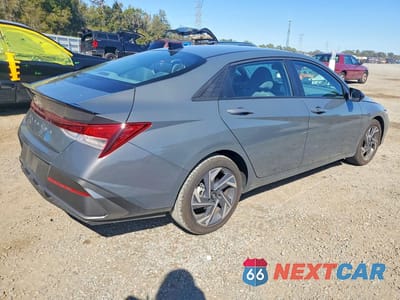 Trzecie zdjęcie samochodu z tyłu: 2025 HYUNDAI ELANTRA SEL SPORT VIN:KMHLM4DGXSU068443 - miniatura