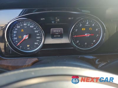 Zdjęcie 9 z 12 samochodu: 2017 MERCEDES-BENZ E 300 4MATIC VIN:WDDZF4KB8HA098329 - miniatura