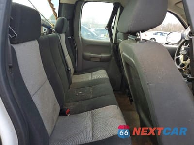 Zdjęcie 10 z 12 samochodu: 2007 CHEV SILVERADO VIN:1GCEC19C07Z531351 - miniatura