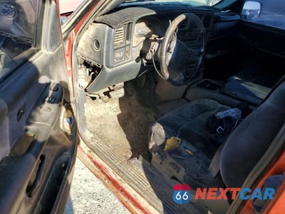 Zdjęcie 8 z 12 samochodu: 2001 CHEVROLET SILVERADO C1500 VIN:2GCEC19T911279485 - miniatura