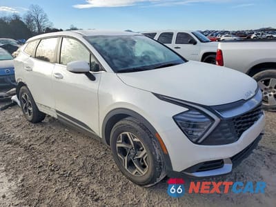 Czwarte zdjęcie samochodu z boku: 2025 KIA SPORTAGE LX VIN:KNDPU3DF2S7337265 - miniatura