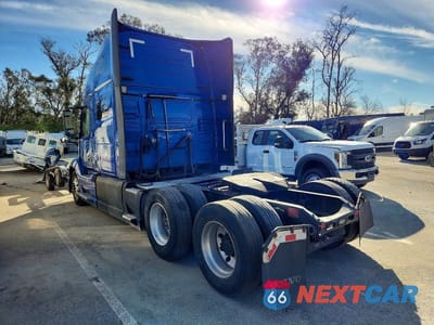Trzecie zdjęcie samochodu z tyłu: 2019 VOLVO VNL SEMI TRUCK VIN:4V4NC9EH2KN201165 - miniatura