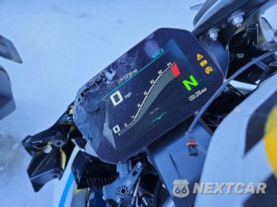 Zdjęcie 7 z 10 samochodu: 2025 BMW S 1000 RR VIN:WB10P2305S6L50496 - miniatura
