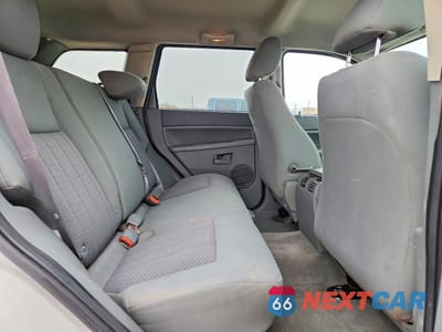 Zdjęcie 10 z 13 samochodu: 2006 JEEP GRAND CHEROKEE LAREDO VIN:1J4GS48K96C242096 - miniatura