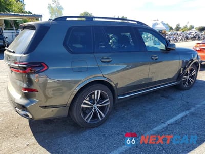 Trzecie zdjęcie samochodu z tyłu: 2025 BMW X7 XDRIVE40I VIN:5UX23EM08S9Z30359 - miniatura