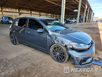 Czwarte zdjęcie samochodu z boku: 2018 VOLKSWAGEN GOLF R VIN:WVWWF7AU2JW202064 - miniatura