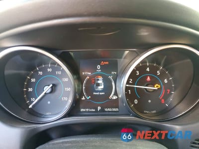 Zdjęcie 9 z 12 samochodu: 2018 JAGUAR XE VIN:SAJAR4FX4JCP27312 - miniatura