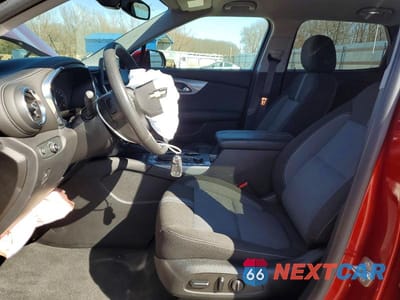 Zdjęcie 7 z 12 samochodu: 2023 CHEVROLET BLAZER 2LT VIN:3GNKBCR43PS219507 - miniatura