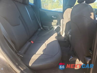 Zdjęcie 11 z 13 samochodu: 2018 JEEP RENEGADE SPORT VIN:ZACCJAAB3JPG68399 - miniatura