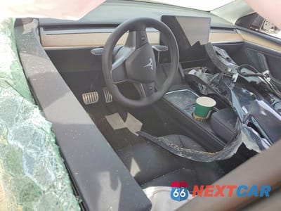 Zdjęcie 8 z 11 samochodu: 2025 TESLA MODEL Y VIN:7SAYGDEF2SA355324 - miniatura