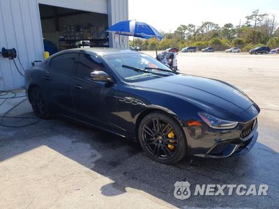 Czwarte zdjęcie samochodu z boku: 2022 MASERATI GHIBLI MODENA VIN:ZAM57YSM9NX398013 - miniatura