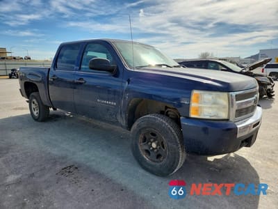 Czwarte zdjęcie samochodu z boku: 2010 CHEVROLET SILVERADO K1500 LT VIN:3GCRKSEA8AG126926 - miniatura