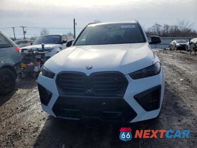 Piąte zdjęcie samochodu w środku: 2025 BMW X5 M COMPETITION VIN:5YM13ET01S9X48685 - miniatura
