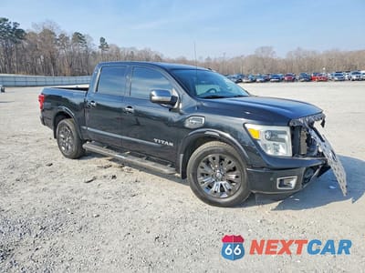 Czwarte zdjęcie samochodu z boku: 2017 NISSAN TITAN SV VIN:1N6AA1E67HN513231 - miniatura