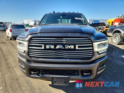 Piąte zdjęcie samochodu w środku: 2022 RAM 3500 LARAMIE VIN:3C63R3JL4NG316072 - miniatura