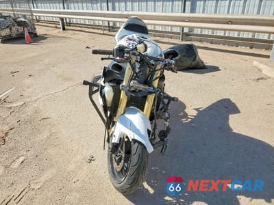 Drugie zdjęcie samochodu z przodu: 2004 SUZUKI GSX-R600 K VIN:JS1GN7CA642110827 - miniatura