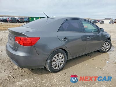 Trzecie zdjęcie samochodu z tyłu: 2013 KIA FORTE EX VIN:KNAFU4A22D5728432 - miniatura
