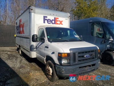 Czwarte zdjęcie samochodu z boku: 2015 FORD E350 BOX TRUCK VIN:1FDWE3FS4FDA21484 - miniatura