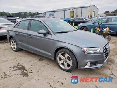 Czwarte zdjęcie samochodu z boku: 2018 AUDI A3 PREMIUM VIN:WAUAUGFF8J1045161 - miniatura