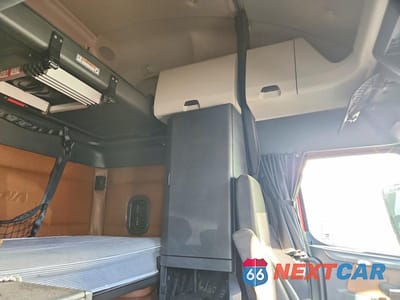 Zdjęcie 9 z 10 samochodu: 2021 FREIGHTLINER CASCADIA 126 SEMI TRUCK VIN:3AKJHHDR9MSMG7953 - miniatura