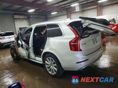 Drugie zdjęcie samochodu z przodu: 2017 VOLVO XC90 T6 VIN:YV4A22PLXH1149545 - miniatura