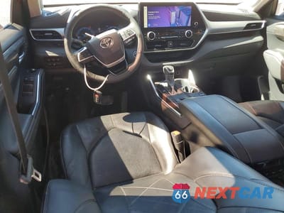 Zdjęcie 8 z 12 samochodu: 2023 TOYOTA HIGHLANDER PLATINUM VIN:5TDKDRAH3PS035094 - miniatura