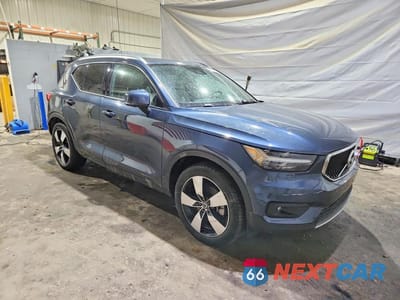 Czwarte zdjęcie samochodu z boku: 2021 VOLVO XC40 T5 MOMENTUM VIN:YV4162UK5M2522530 - miniatura