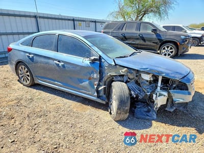 Czwarte zdjęcie samochodu z boku: 2016 HYUNDAI SONATA SPORT VIN:5NPE34AF5GH418946 - miniatura