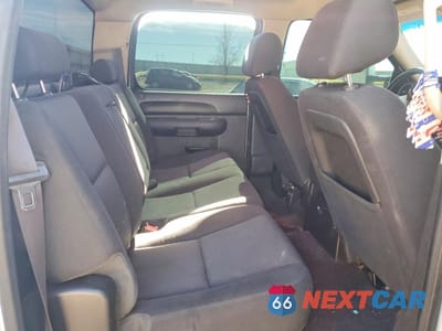 Zdjęcie 10 z 13 samochodu: 2013 GMC SIERRA K2500 SLE VIN:1GT120C88DF163000 - miniatura