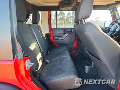 Zdjęcie 10 z 12 samochodu: 2016 JEEP WRANGLER UNLIMITED SPORT VIN:1C4BJWDG7GL148719 - miniatura