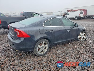 Trzecie zdjęcie samochodu z tyłu: 2012 VOLVO S60 T5 VIN:YV1622FS0C2118402 - miniatura