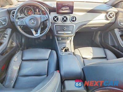 Zdjęcie 8 z 11 samochodu: 2018 MERCEDES-BENZ CLA 250 VIN:WDDSJ4EB9JN650821 - miniatura