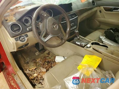 Zdjęcie 8 z 11 samochodu: 2013 MERCEDES-BENZ C 350 VIN:WDDGF5HB8DA848049 - miniatura