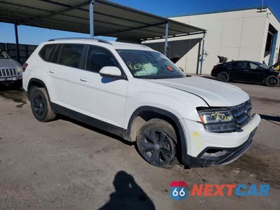 Czwarte zdjęcie samochodu z boku: 2019 VOLKSWAGEN ATLAS SE VIN:1V2WR2CA4KC521934 - miniatura